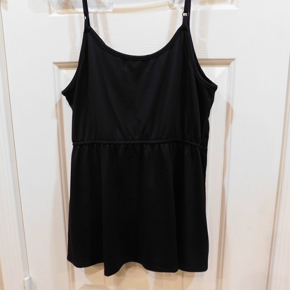 Madison & Berkeley Twist Front Tank C3 - Picture 4 of 4